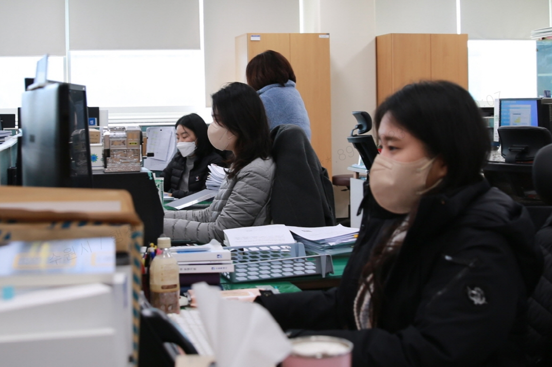 장안구 청사 에너지 절감 성적표 '양호' ...  지난겨울 전력 사용량 2019년 대비 4.3&#37; 줄어 02