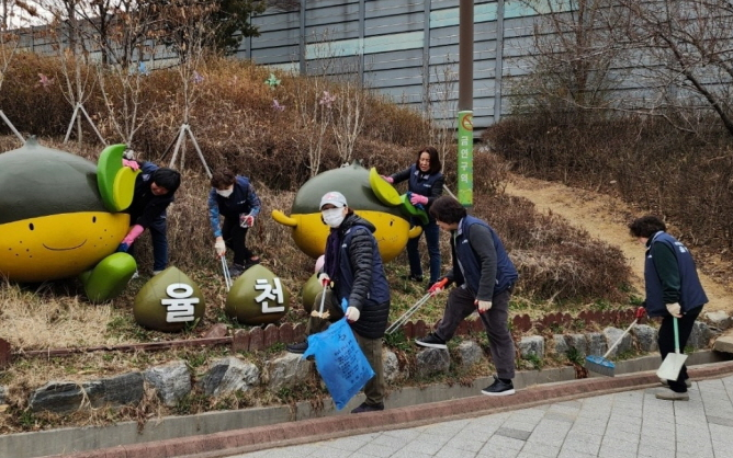 장안구 율천동 행정복지센터,  2주간의 ‘봄맞이 마을 대청소’ 마무리