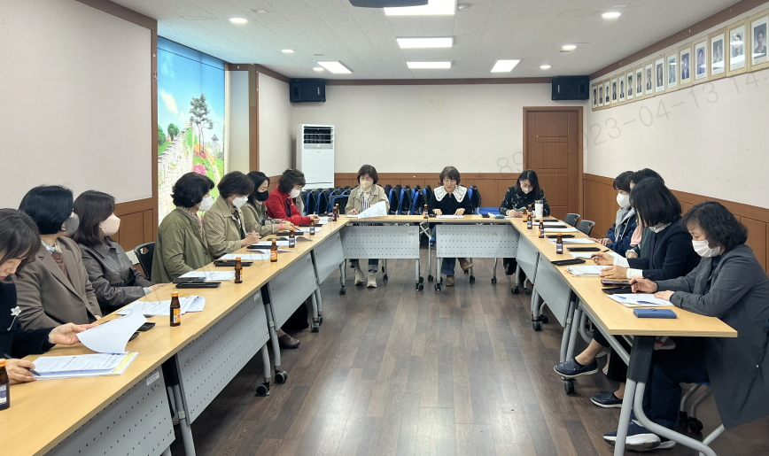 장안구 정자2동 행정복지센터 독거노인생활지원사 간담회 ... 노인 고독사 예방 위해 ‘협력’