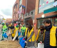 장안구 영화동, 지역 주민과 함께  귀성객을 위한 설날맞이 대청소 진행
