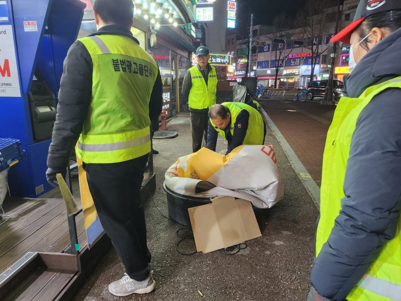 장안구, 시민 불편 해소를 위한  불법 광고물 야간단속 실시