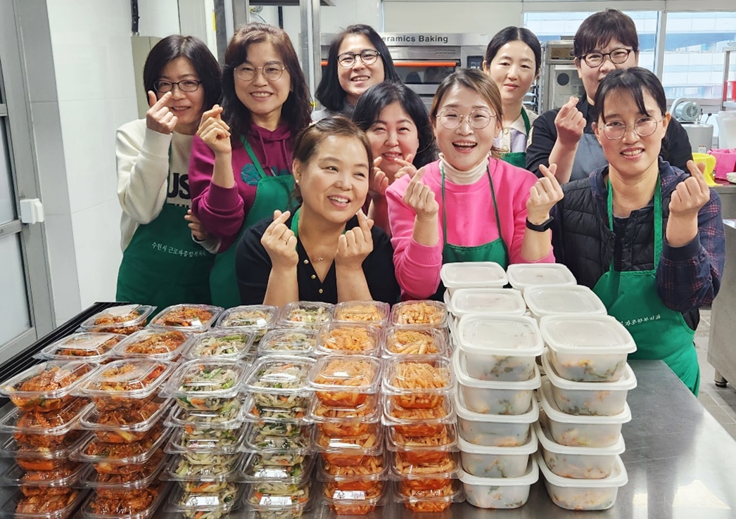 수원시 노동자종합복지관, 장안구 정자3동 저소득층 노인 가구에 정성 담은 반찬 전달