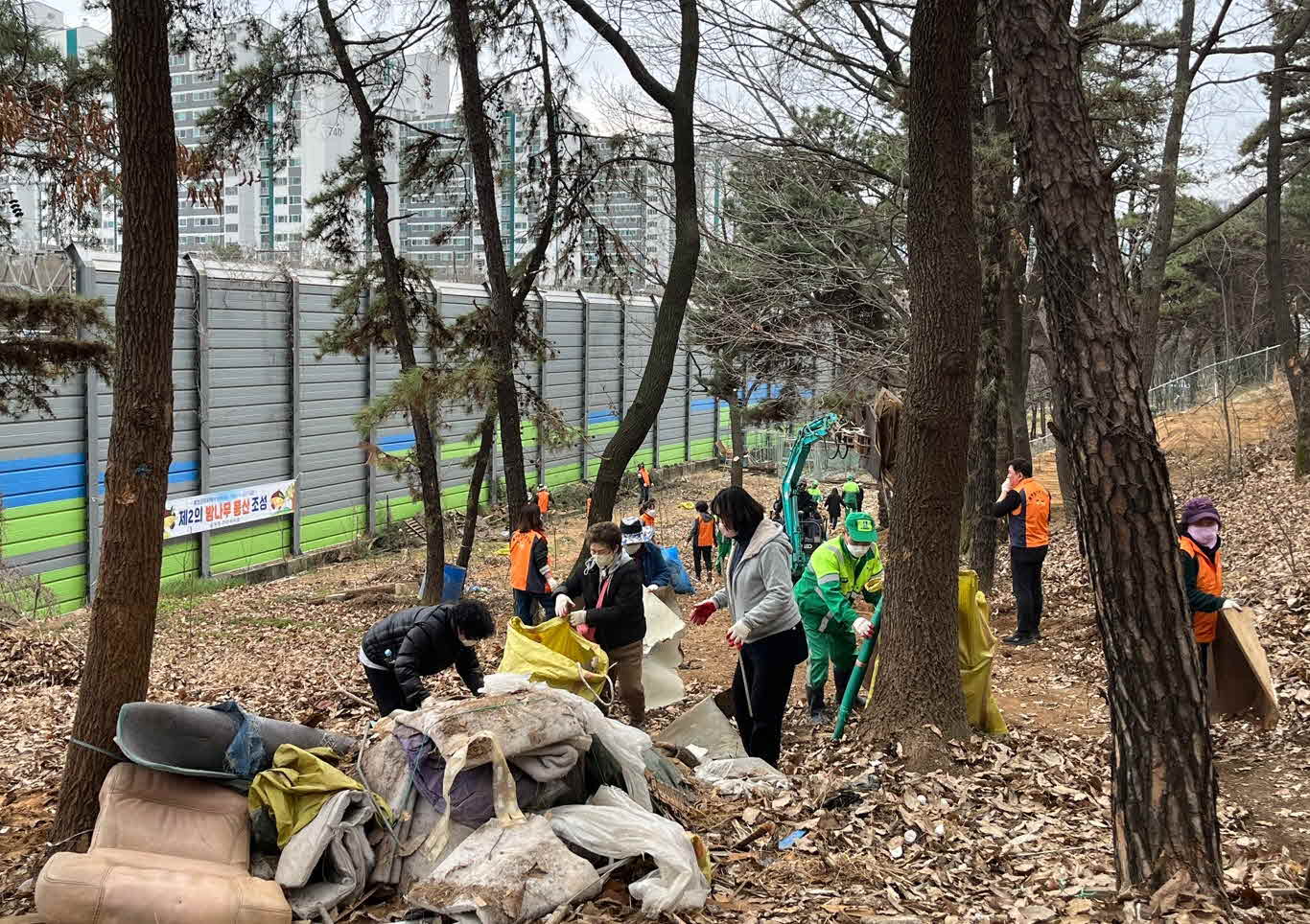 장안구 율천동, 제2의 밤나무 동산 조성을 위한 환경 정비 실시