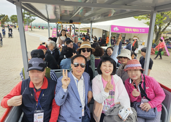 장안구 정자2동 주민자치회,  꽃청춘! 저소득 어르신 효도 관광 봄나들이