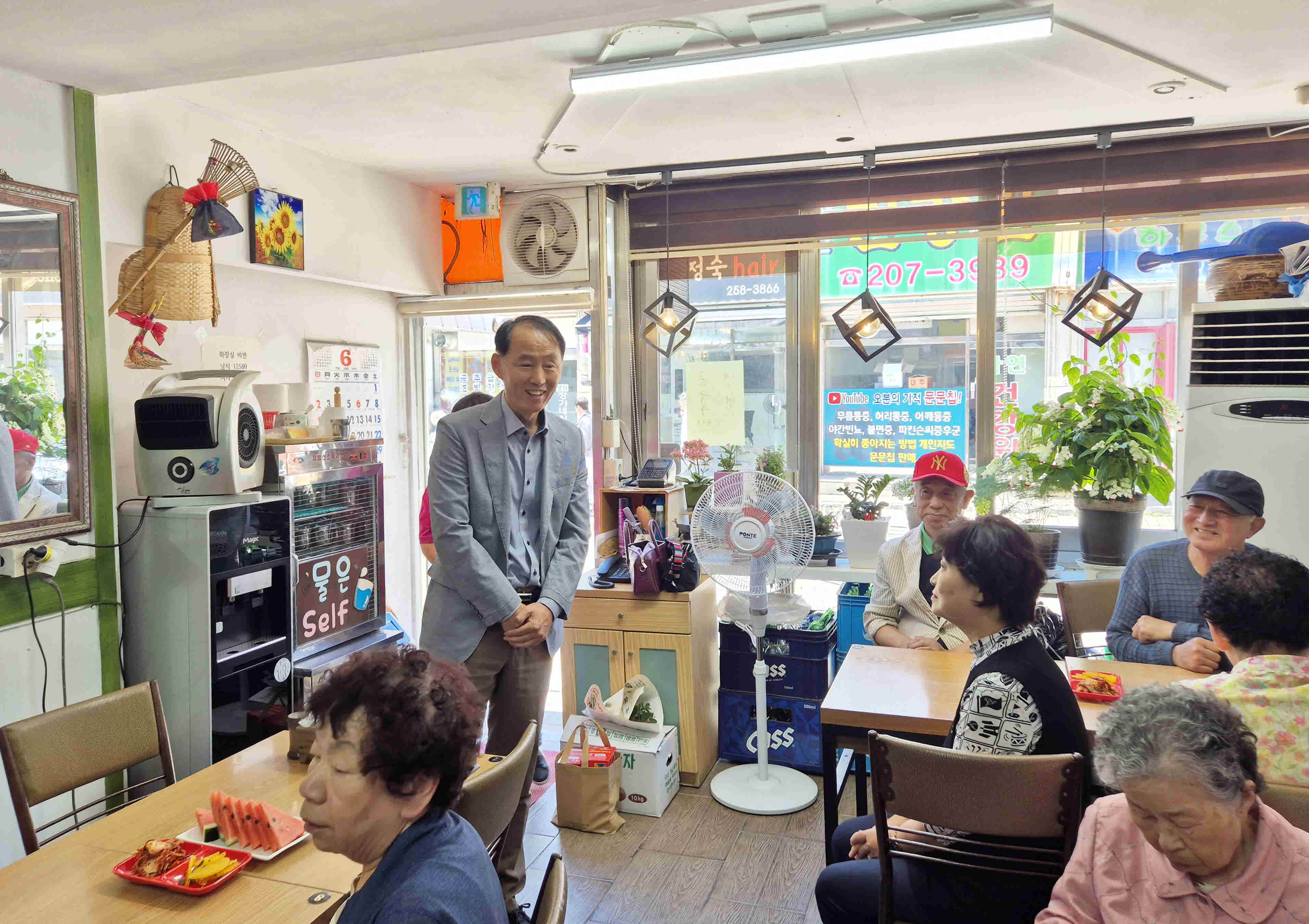 장안구 율천동 화이트형제봉사단, 경로당 어르신들께 온정 담은 한 끼 제공