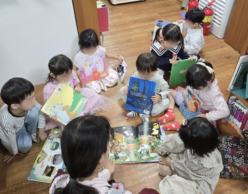 장안구 정2새마을문고, 성지 어린이집 원아 대상 독서활동 체험학습 진행