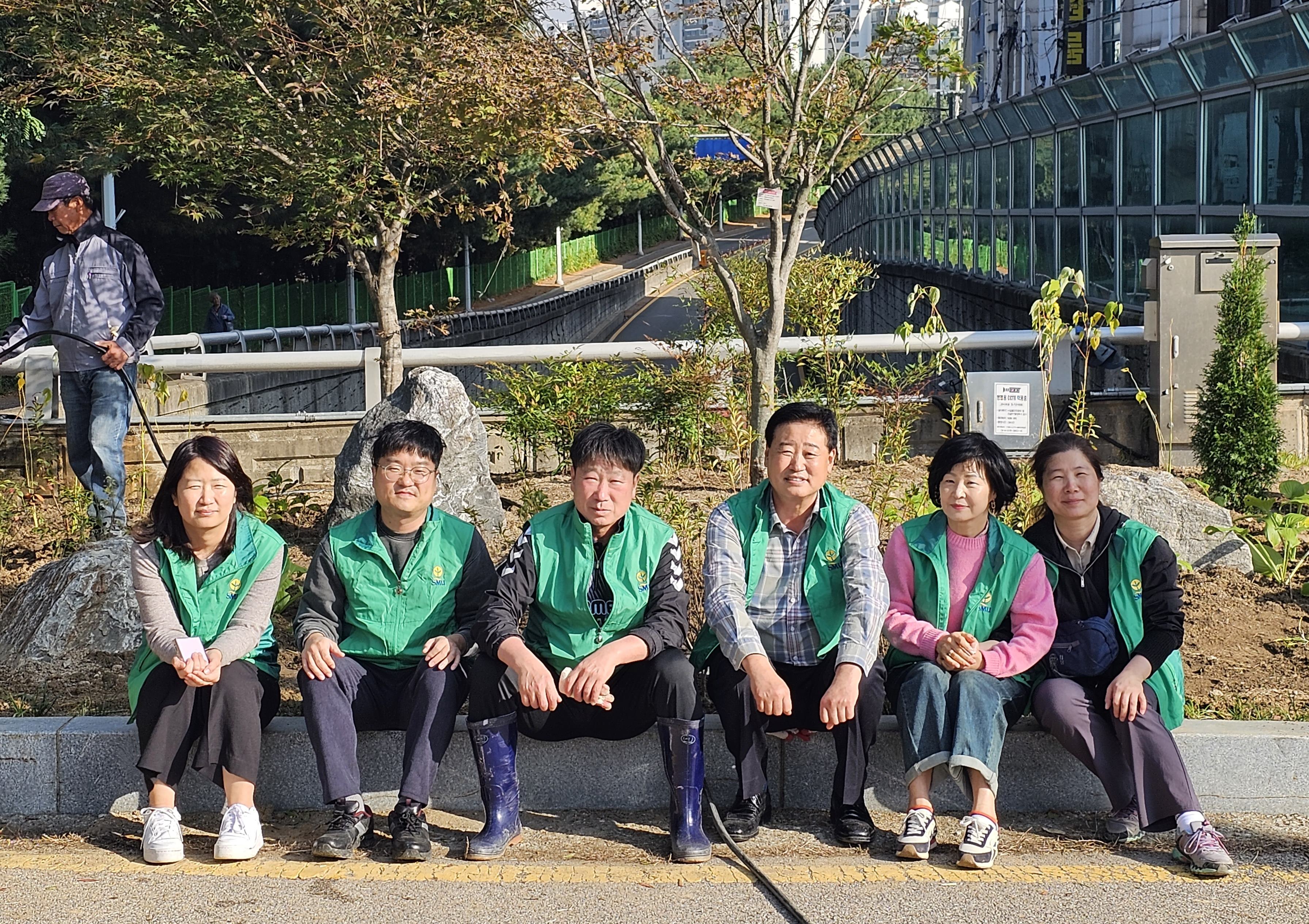 장안구 율천동 새마을협의회, 쾌적한 도시환경 조성을 위한 마을화단 조성