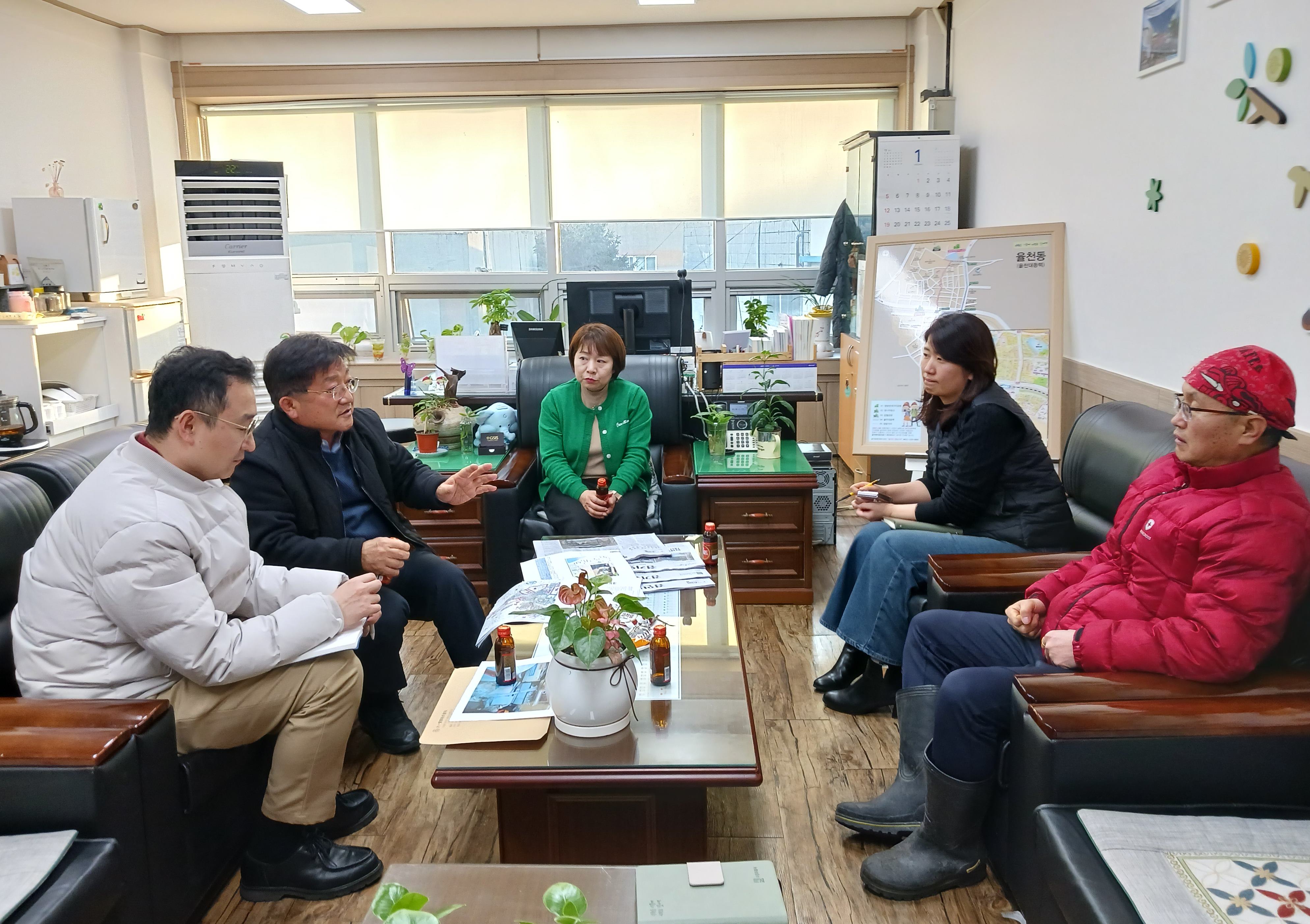 장안구 율천동, 생활폐기물 대행업체와 소통간담회 진행