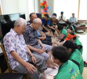 수원시 장안구 송죽동 새마을부녀회, 발마사지 봉사와 음악 공연으로 건강과 감동을 선물