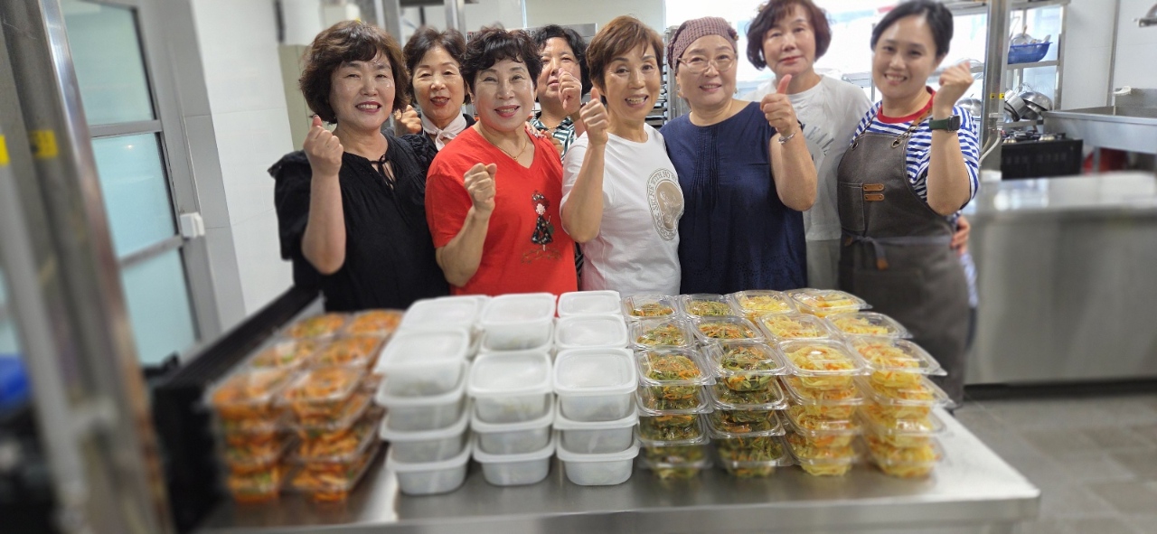 수원시 노동자종합복지관,  장안구 정자3동 저소득층 가구에 반찬 전달