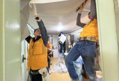 수정인테리어 기술전문학원, 수원시 장안구 조원1동 취약계층 위한 무료 도배 봉사