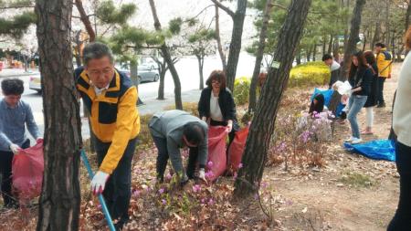 장안구청사 봄맞이 일제 대청소 실시