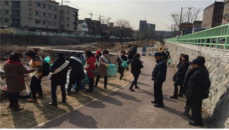 장안구, 주민과함께 수원천 정화활동! 봄맞이 준비에 분주!!