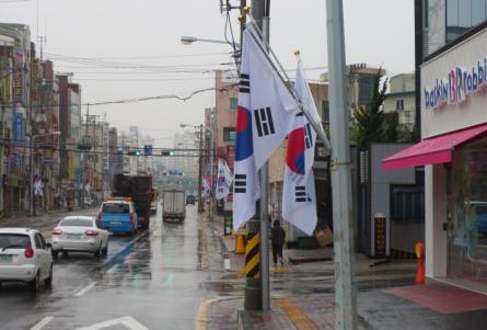 장안구 광복70주년 3.1절 맞이 태극기 달기운동 대대적으로 전개