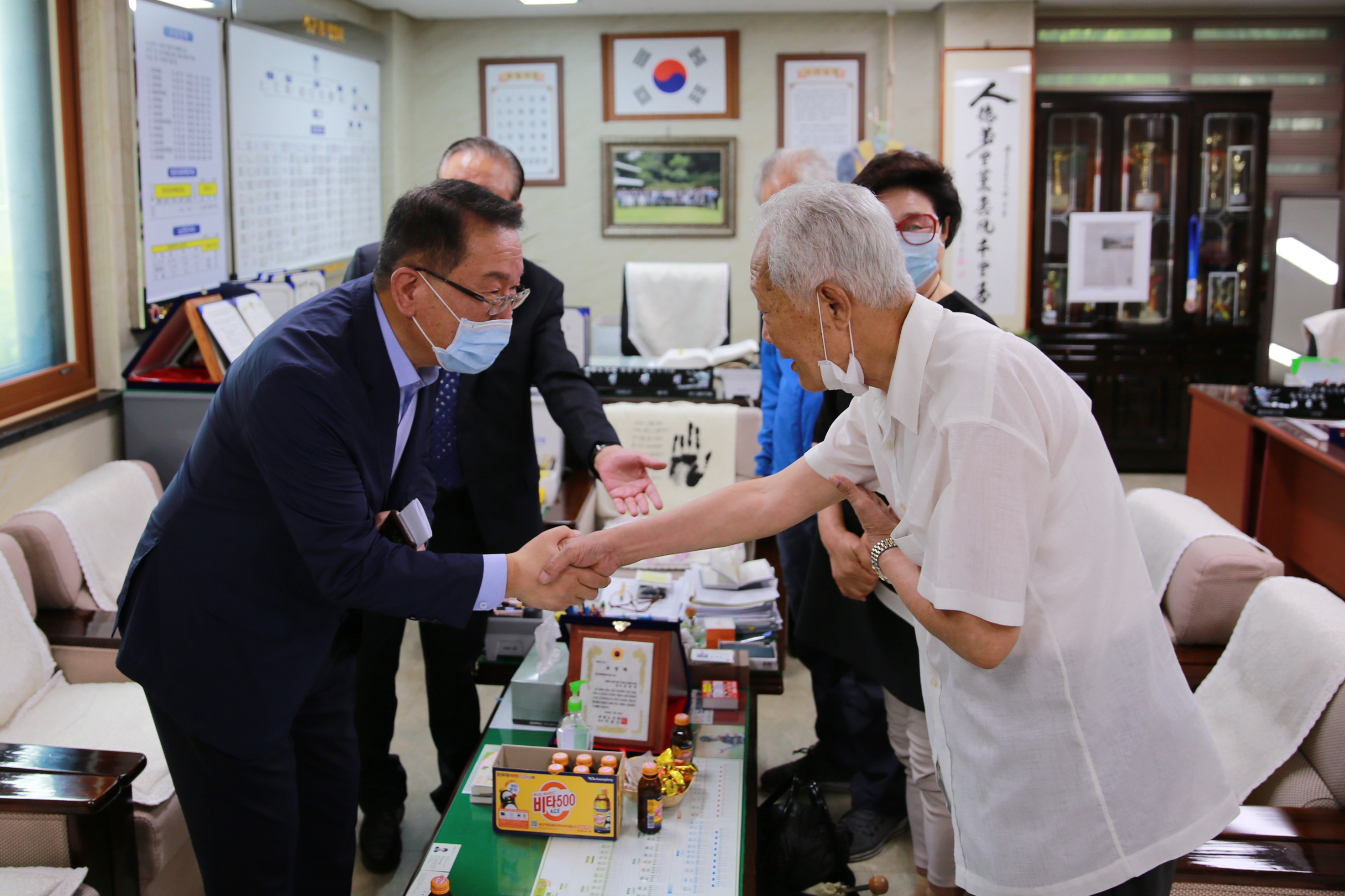 대한노인회 장안구지회 방문2번 사진