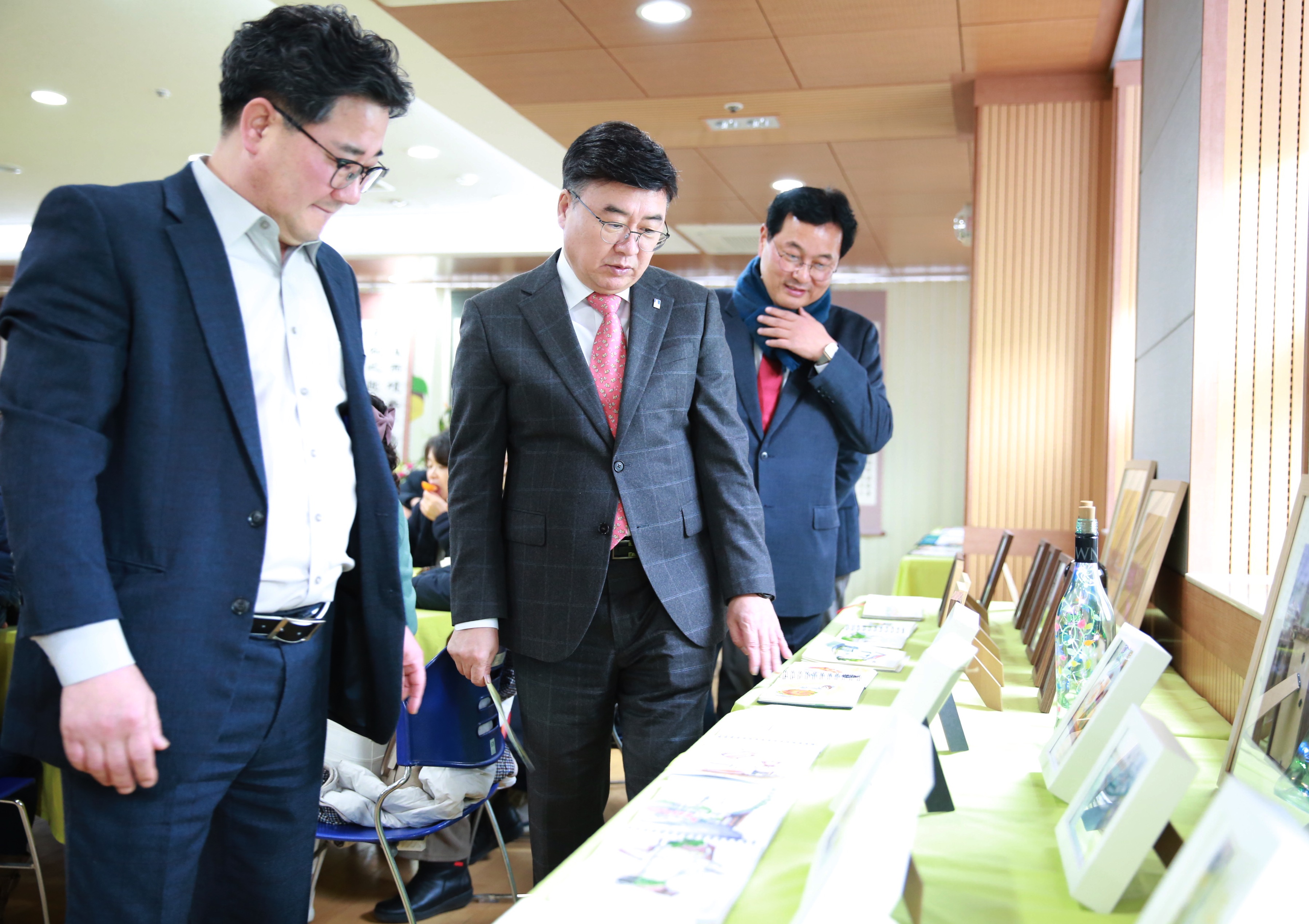 율천동 주민자치센터 작품발표회1번 사진