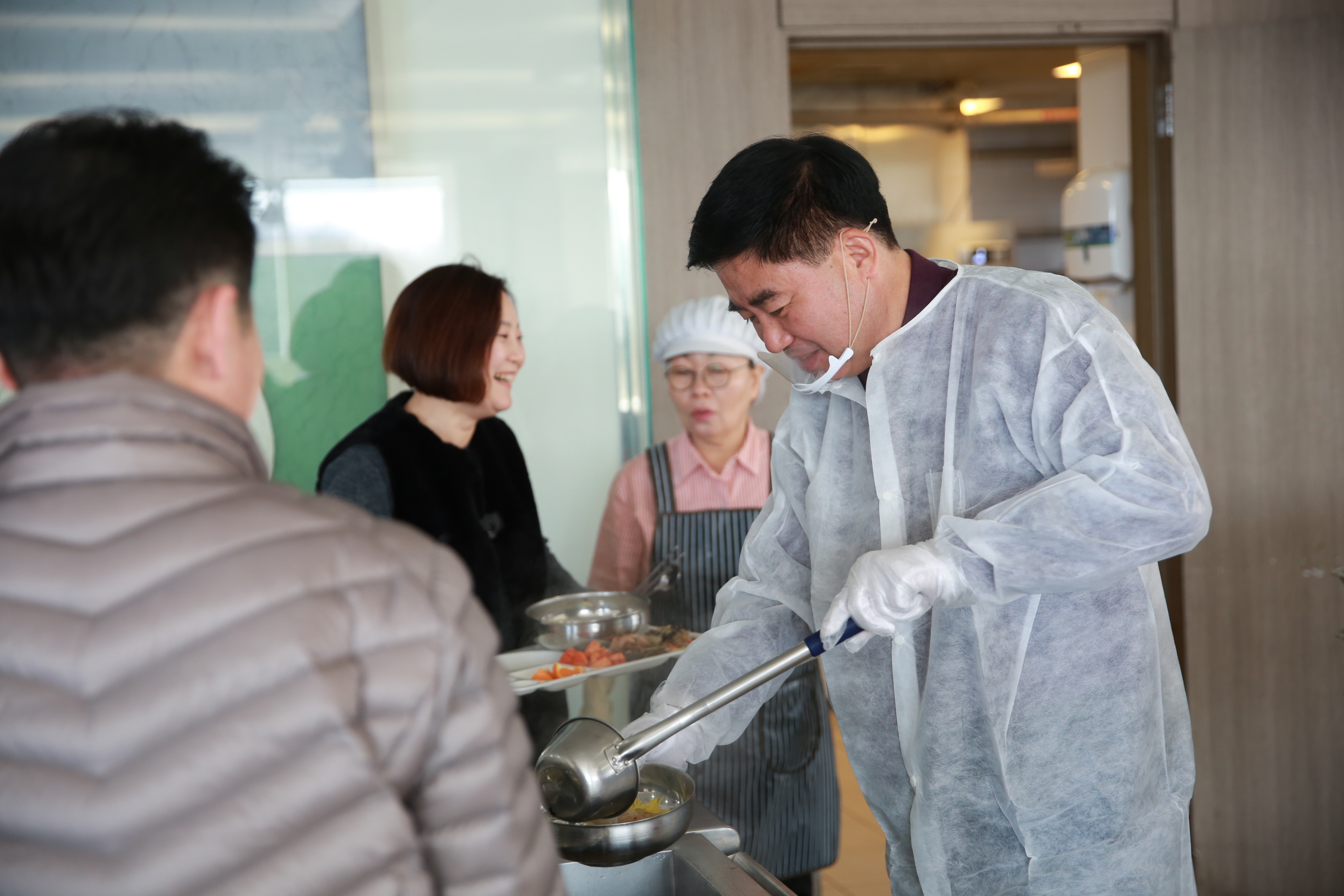 새해맞이 떡국배식2번 사진