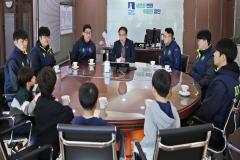 장안리틀풋볼아카데미 기부 전달식3번 사진