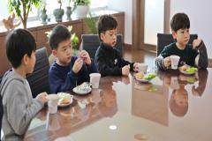 장안리틀풋볼아카데미 기부 전달식4번 사진